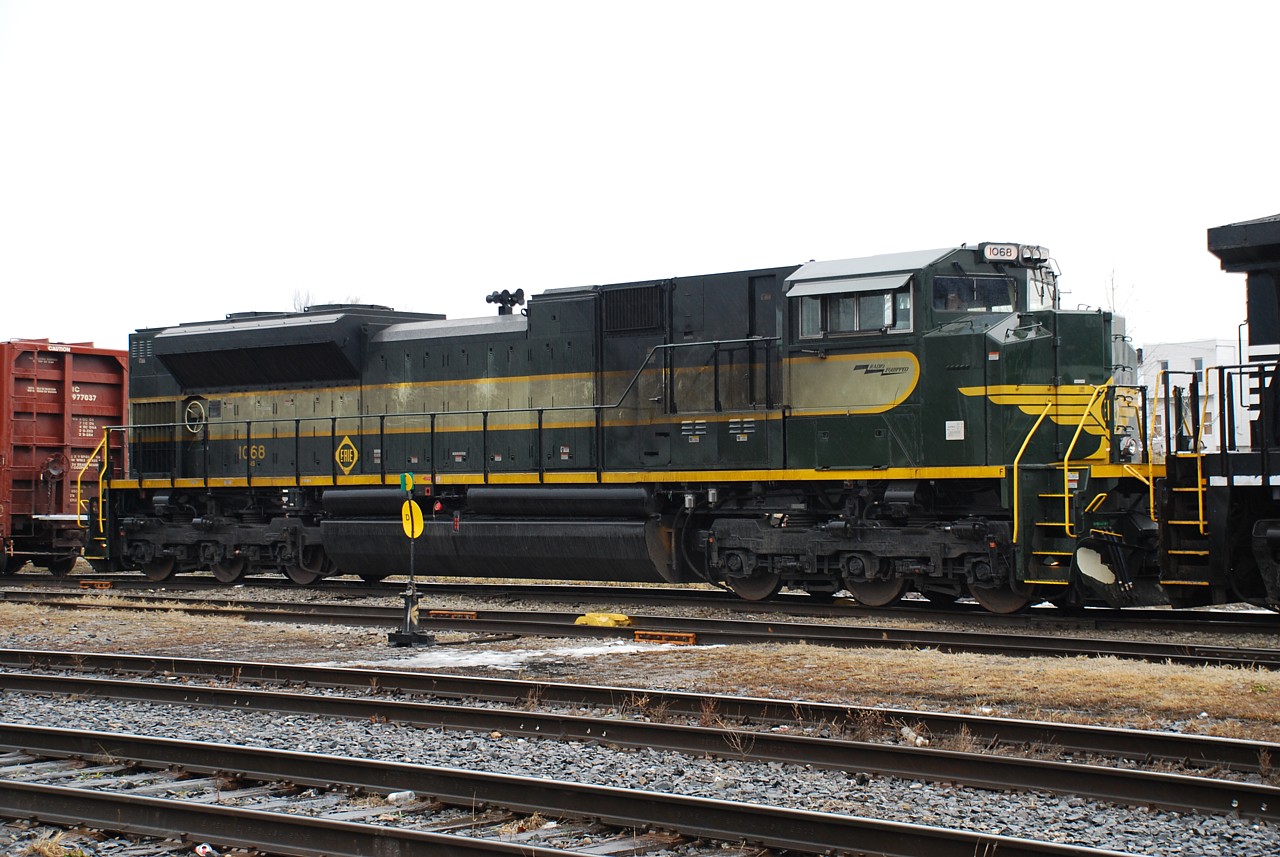 In need of a bath, NS 1068, the Erie heritage unit, made its way in to Canada on NS H3R today.