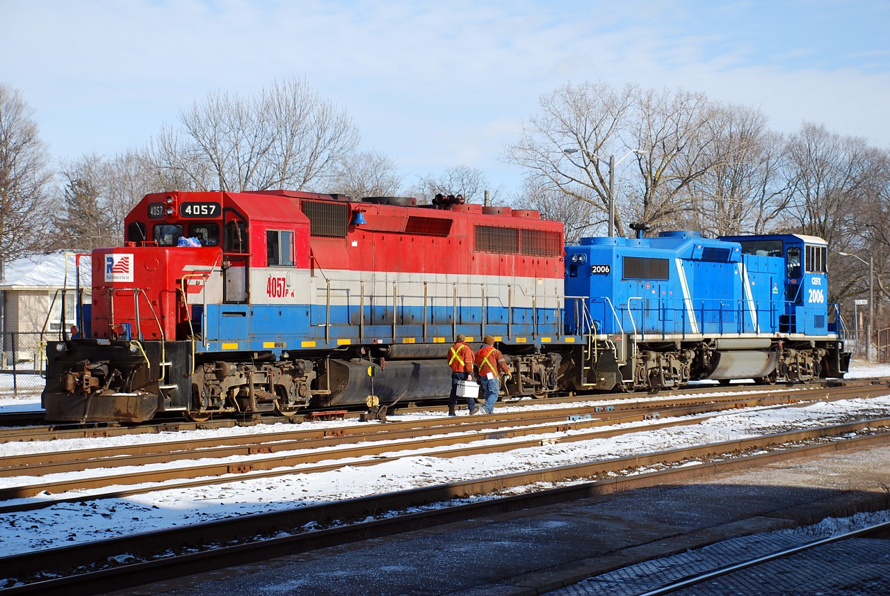 After waiting for VIA 73, RLK 4057 and CEFX 2006 have come off the SOR Hagersville Sub. and crossed over in to Brantford yard. The crew is in the process of changing ends before taking off down the CN Dundas Sub. enroute to the SOR shop in Hamilton.