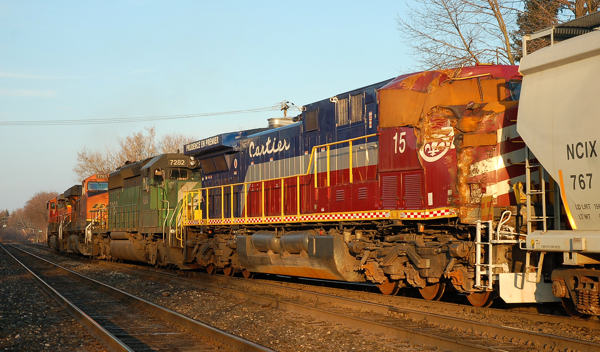 CN 391 does it's work at Brantford with BNSF 1046 - BNSF 7753 - FURX 7282 - QCM 15 (which has seen better days)