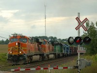 399 is on the move out of Brantford with BNSF 7675 - BNSF 5102 - BNSF 8067 - NREX 1212 - NREX 1231