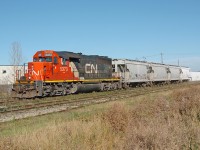 A nice little 4-car train passes by mile 6 on the Edson sub. Lead loco #5373 is one of CN's 10 ex-UP SD40-2s, and started out as Missouri Pacific #806. Notice the lack of a shock absorber on the middle axle of the front truck.