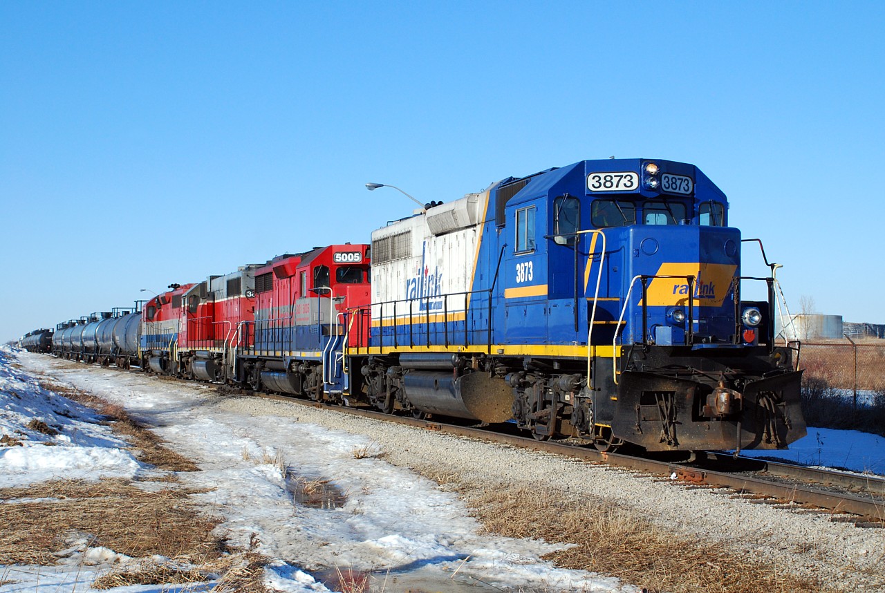 SOR switches the Imperial Oil refinery in Nanticoke, ON on a very cold winter day.