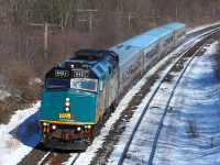 VIA 73 hustles towards Windsor on a beautiful winter afternoon. Three days prior I shot this consist (with an extra LRC coach) in Kitchener as train 84. http://www.railpictures.ca/?attachment_id=8456  