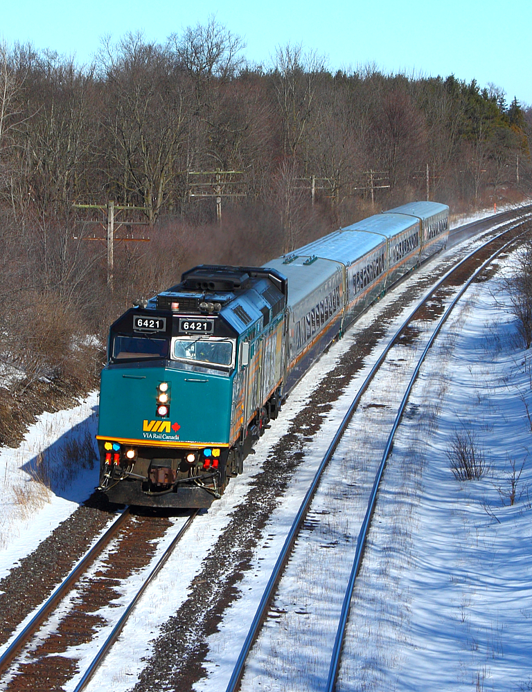 VIA 73 hustles towards Windsor on a beautiful winter afternoon. Three days prior I shot this consist (with an extra LRC coach) in Kitchener as train 84. http://www.railpictures.ca/?attachment_id=8456