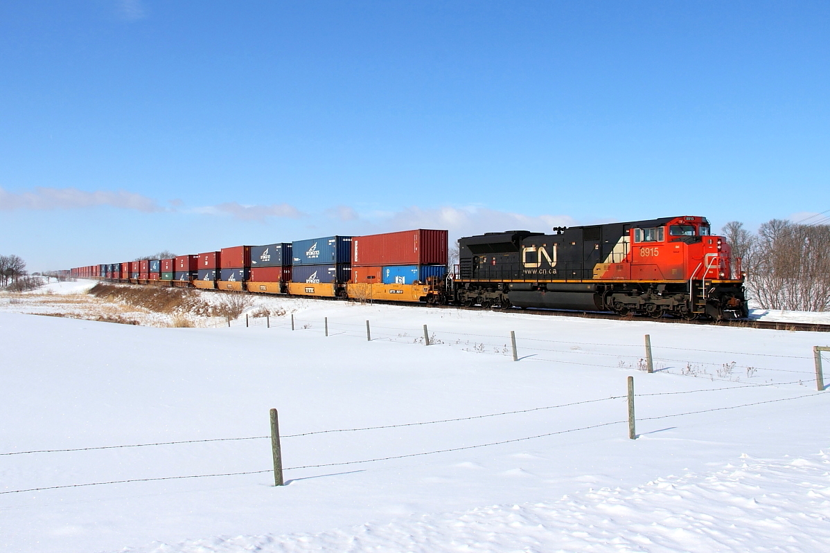 CN's Q102 passes through Firdale enroute to Winnipeg.