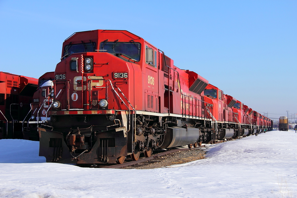 A second and larger group of SD90MACs sit north of the shop.