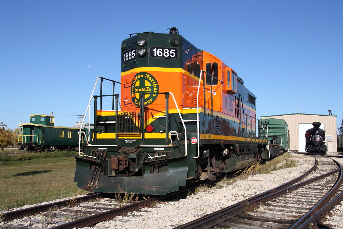 Praire Dog Central's newest addition to the roster gleems in the morning sun. The unit was donated to the PDC from the BNSF.