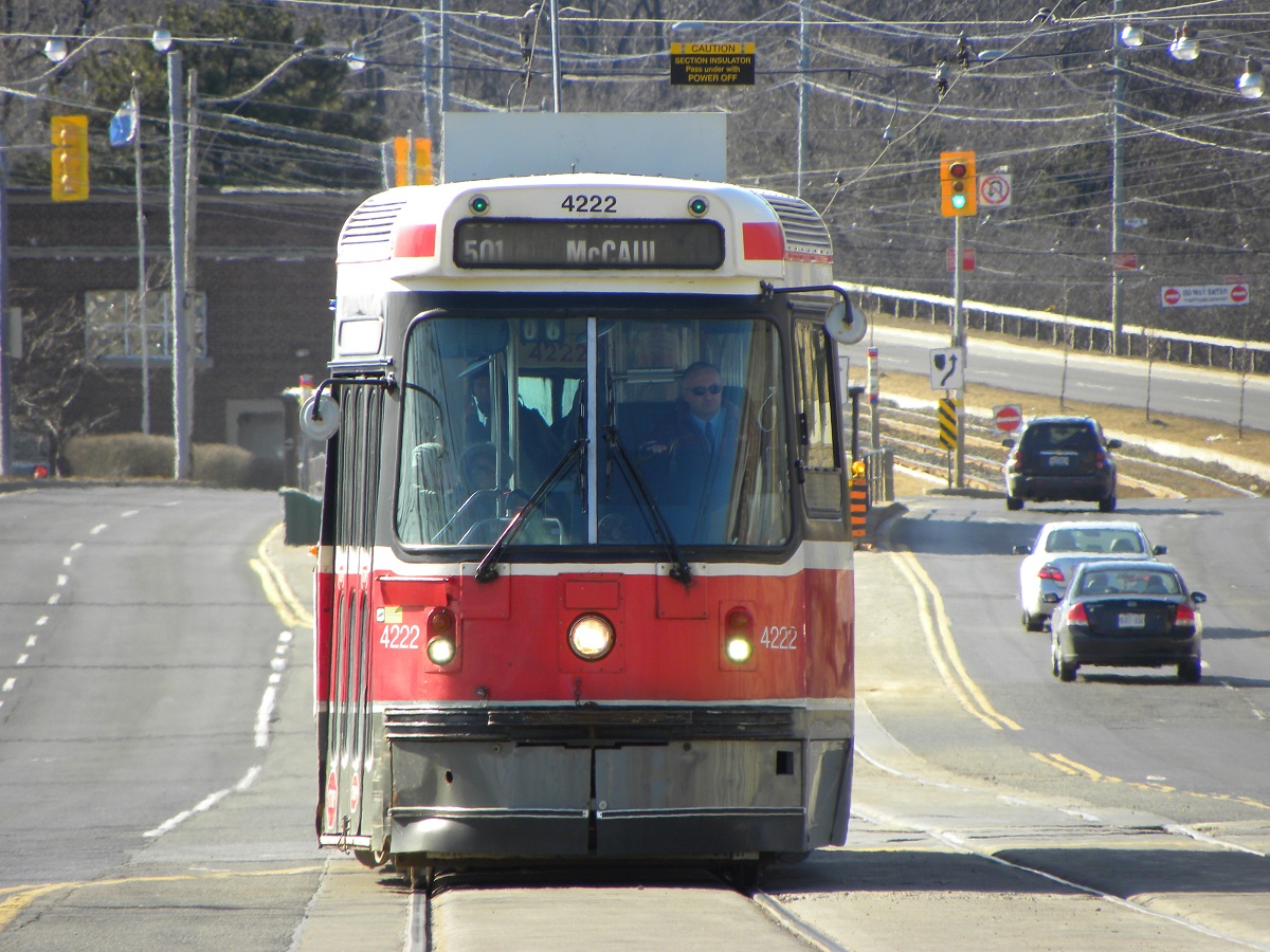 Eastbound streetscar No. 4222