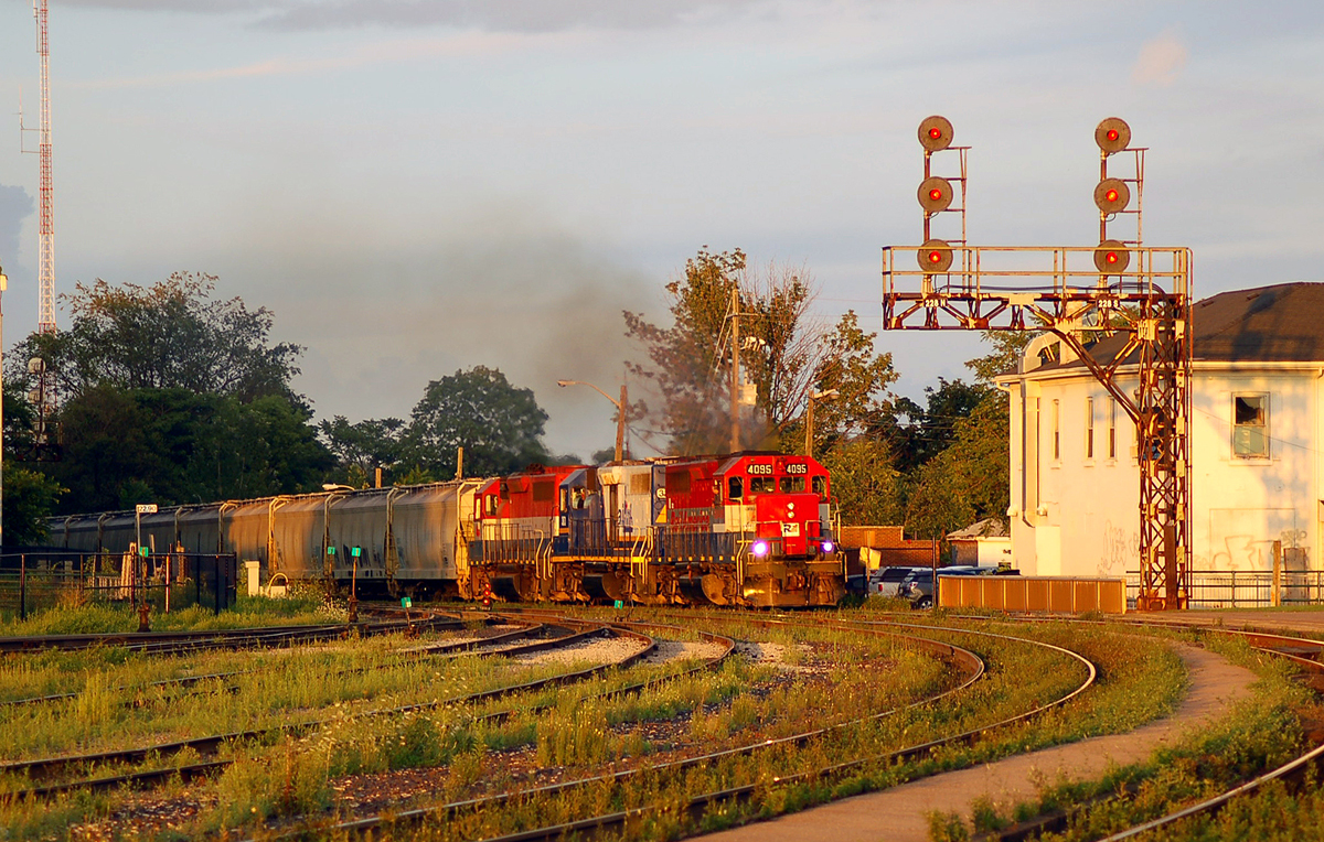 597 makes a rare daytime appearance on the Dundas Sub with RLK 4095 - RLK 3873 - RLK 4057 providing the power