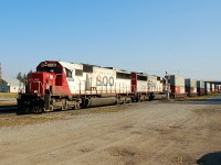 SOO 6031 - SOO 6024 lead 159 past Galt on a sunny November morning