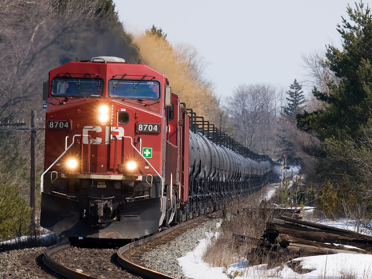 Symmetry not seen on Ontario units trains since the Ore train of the 80's.