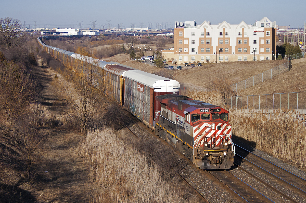 BCOL 4644 muscles its long train of multi's up the grade at Knuckle Alley while riding the yellows of 383. It was nice to have finally get one of these units leading after many failed attempts in the past.