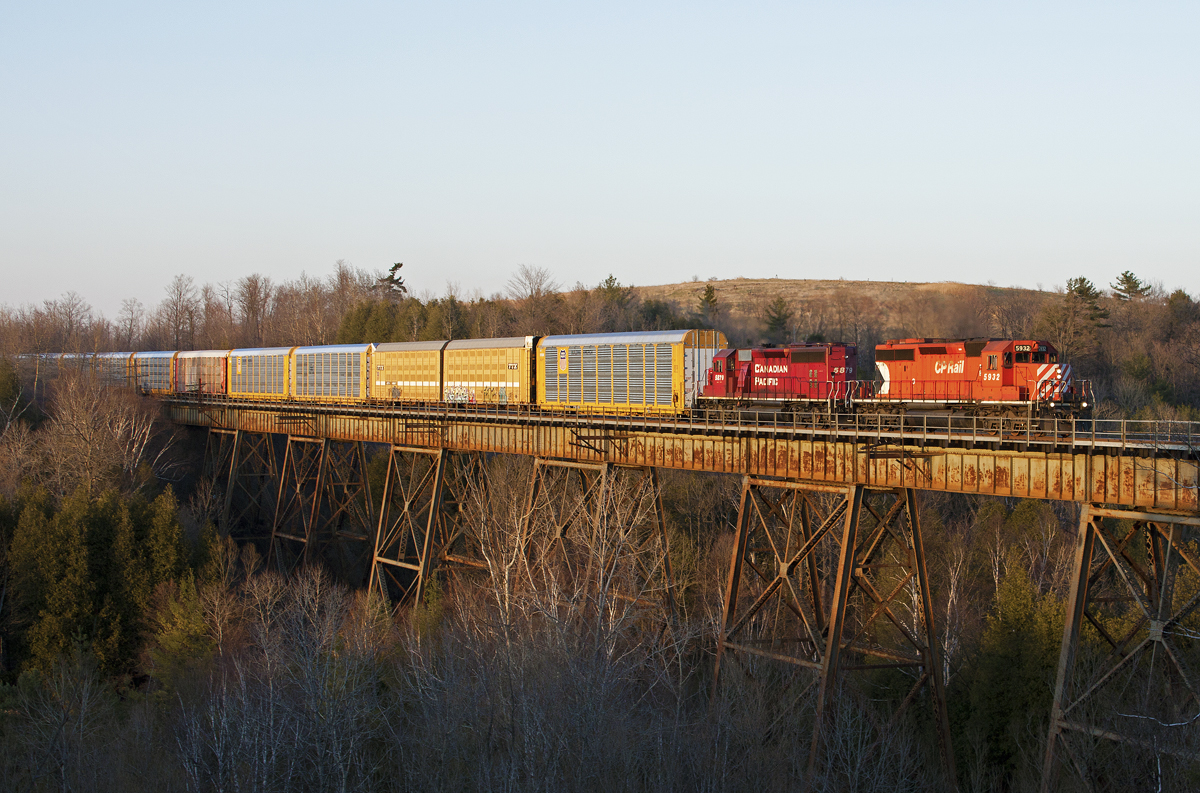 The Oshawa Turn rolls over Cherrywood with a classic pair of 40's.