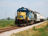 CSX 2672 passes by Terra Industires on it's way south to Wallaceburg and on to Tupperville. A short 3 cars this time around. 