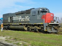 GEXR xSP (SD45T-2)9392 revealing it's newly rebuilt cab.  Goderich ON 1:30pm Tuesday, November 1st, 2011. f5.6 x 50mm