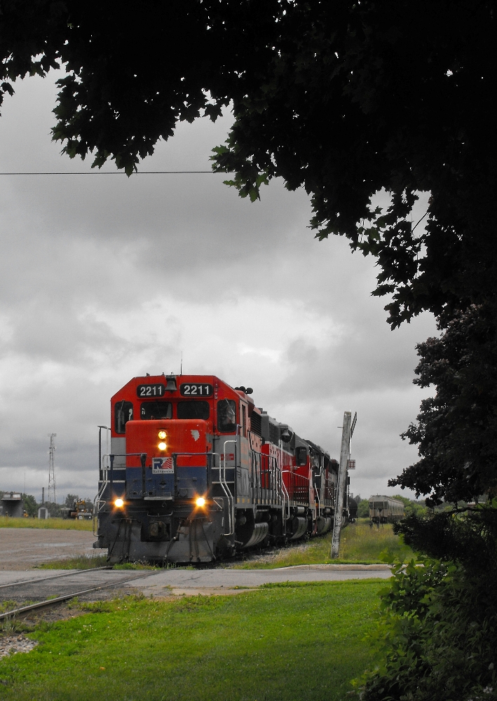 Remarks: After chasing RailAmerica 2211, 3821, HLCX 6522 and 6091 by accident, we managed to watch them drop their train and the two HLCX units at Stratford yard.