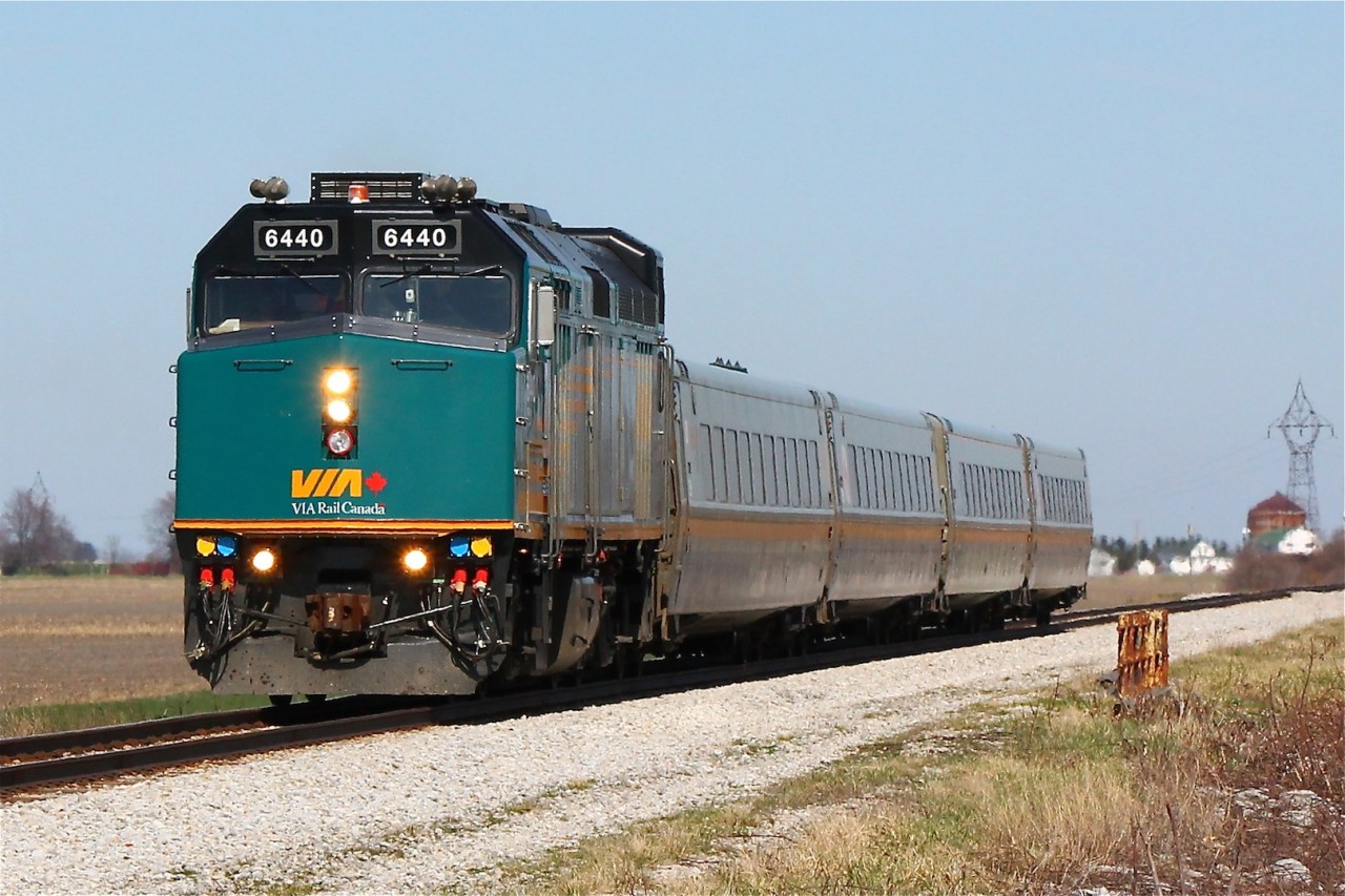 F40PH-2D #6440 makes another appearance in Chatham, but this time in her new skin. Being my first time catching this unit rebuilt and the last unit I witnessed in Chatham as delivered it came as a nice little surprise.