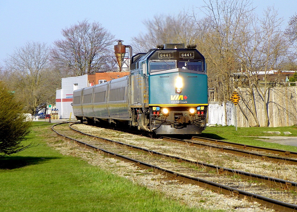 VIA (F40PH-3)6441 arriving Stratford Ontario 8:32am Saturday, April 27th 2013. f4.5 x 220mm.