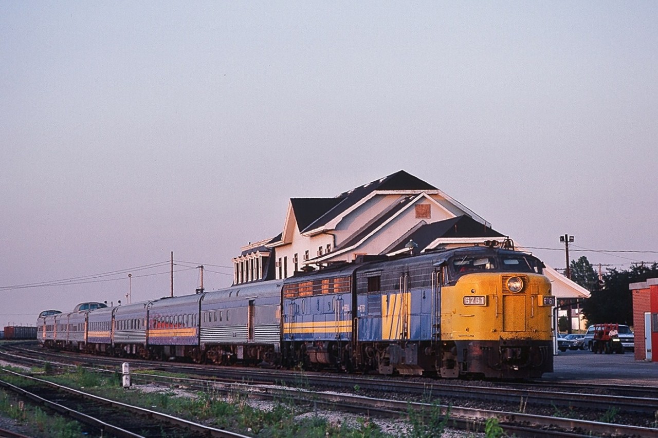 Seeing Double. 

FPA-4 # 6761 is in charge of VIA Rail train # 1 at 20:13 June 18, 1983, regular schedule stop at Belleville.

FPA-4 # 6761 is in charge of VIA Rail train # 55 at 20:13 June 18, 1983, regular schedule stop at Belleville.

What's interesting: November 1981 through May 1985 Via #1 & #2 served Belleville. Kodachrome by S. Danko.

More unique transcon Via:

   exceptional  

   Centre of the Community  

    rare sight
