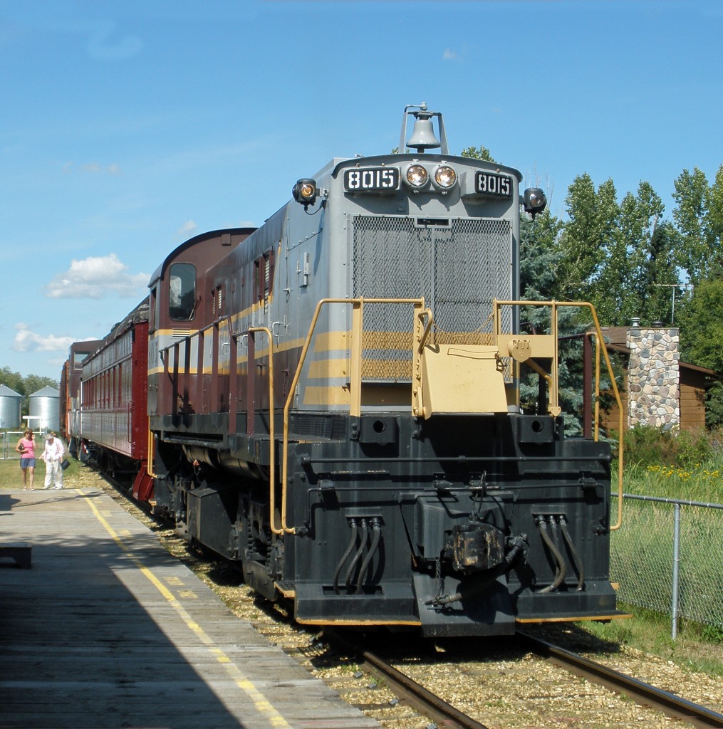 MLW RS-23 CP 8015 pulls into the station at the Central Alberta Railway museum.