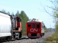 Here was a nice meet between CN 499 (CN RDC 1501) and the CN 310 with the CN dash9-44cw #2725 at CN Lemieux, around mile 58, Drummondville Sub.