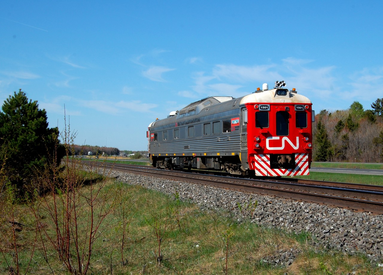CN RDC #1501 seen here on the Laurier Siding in inspection. The RDC was inspecting each siding on the Drummondville Sub. this day and its train number was CN 499.