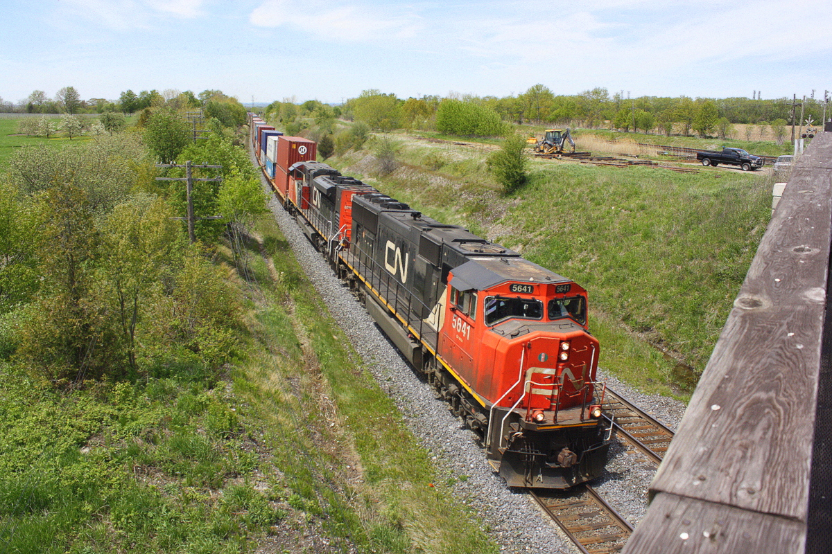 Cn 148 passes under the famous Lovekin wood bridge !