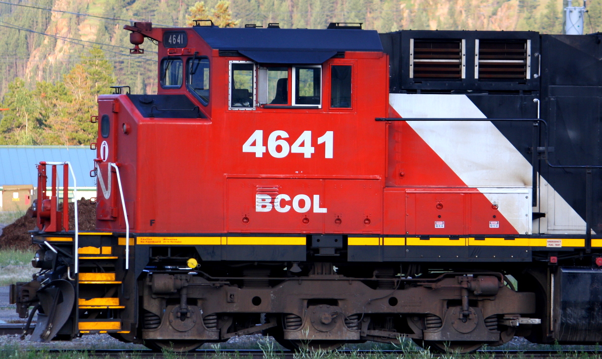 After BCOL 4641 suffered a crash and fire , CN rebuild it and put her in CN colours
