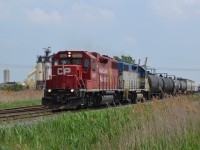 CP T76 is back into Windsor early today at around 115p, with 6 Cars. It is a holiday weekend, so most of the Cars were probably loaded on Friday, and just left for T76 to pick up today. CP 7307 & D&H 7304 have been on T76 for the past month or so, and I finally had a chance to shoot this train, before I shot CN 439, which I have been waiting for a good day to shoot both trains, and not have anything to do.