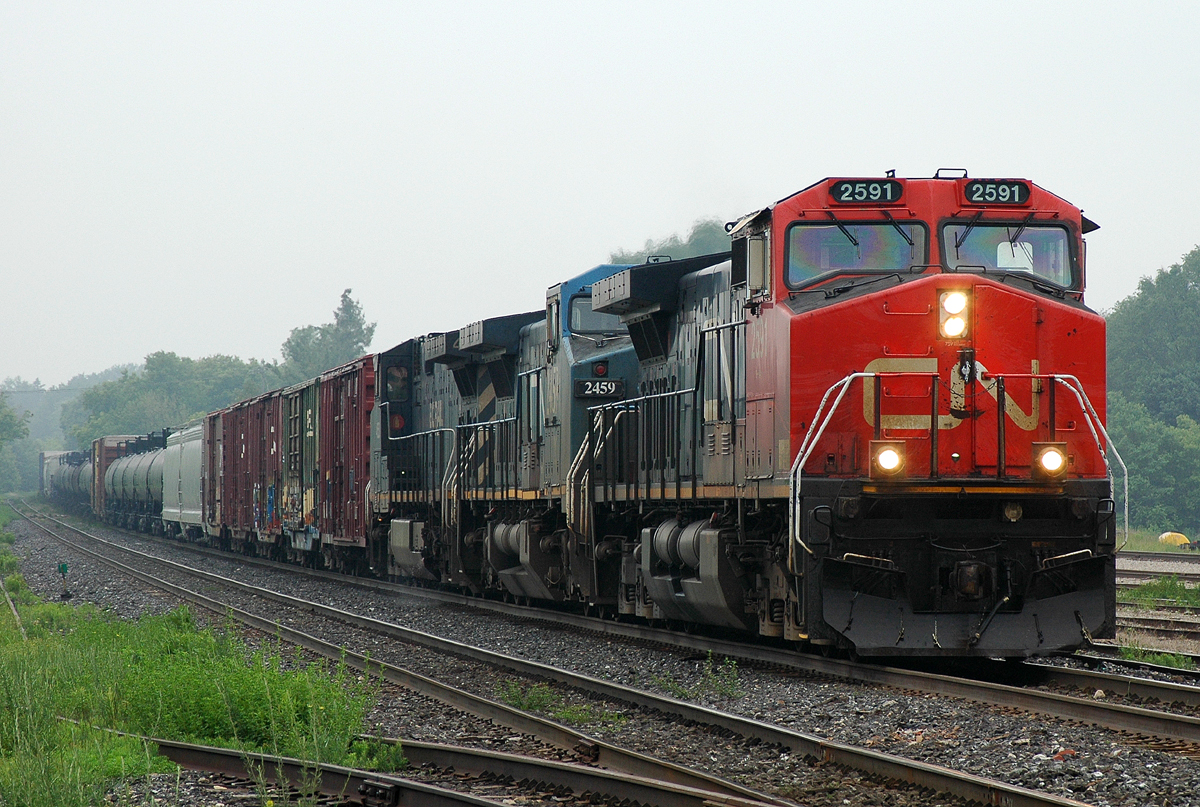 332 rolls downgrade into Brantford with 12,800 horsepower from CN 2591 - IC 2459 - BCOL 4653