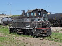 Looking very much an orphan SW1200RSu 1005 sits at the end of a neglected looking siding in CANDO's yard in East Edmonton.