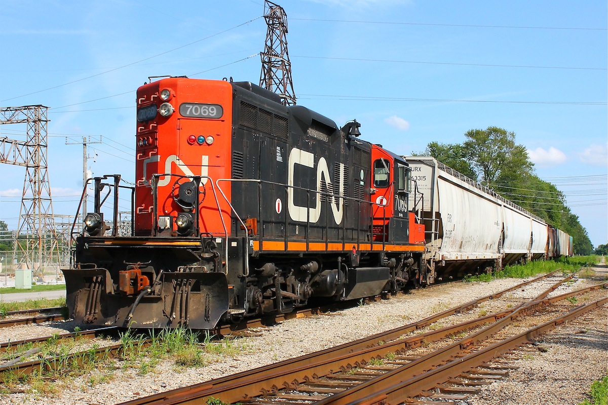CN GP9RM #7069 sits idle in the Chatham yard as it's waits for it's next job as 514.