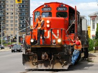 580 heading downtown with one car for Ingenia (which will fail to be delivered)