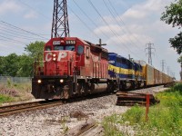147 creeps through Memorial Park while getting scanned at the VACIS station up the tracks. Once clear, he'll head through the tunnel for the US.