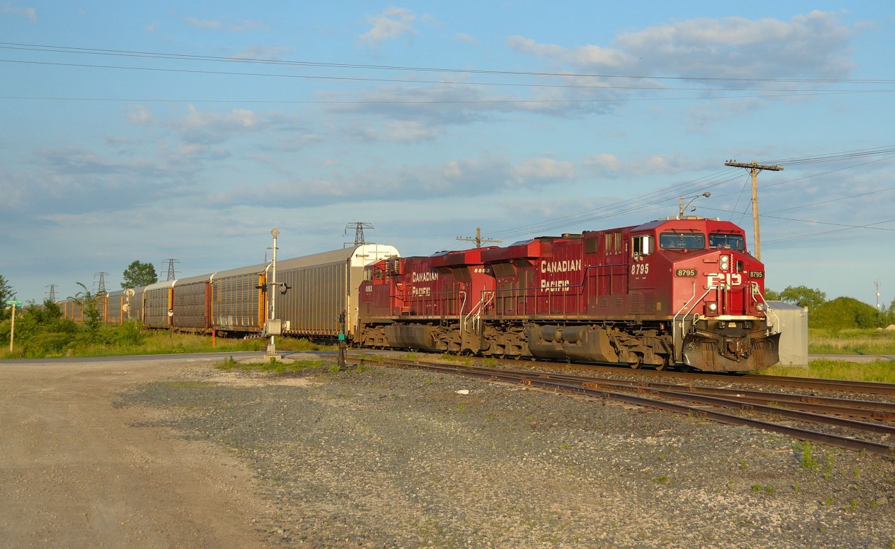 CP 147 passes the east switch in Tilbury as it heads westbound towards Walkerville.