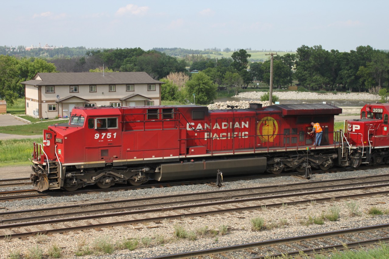 This star was used in the movie Unstoppable, but today it did mange to stop for a while to wait for a re-crew.  The conductor is seen taking off the handbrake before heading onto the Broadview Sub.