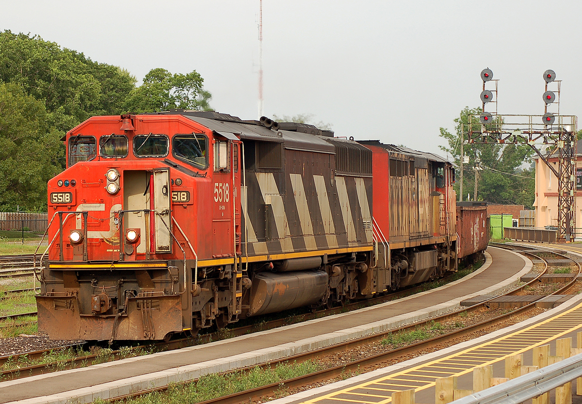 CN 907 passing through Brantford with the A/C on full blast