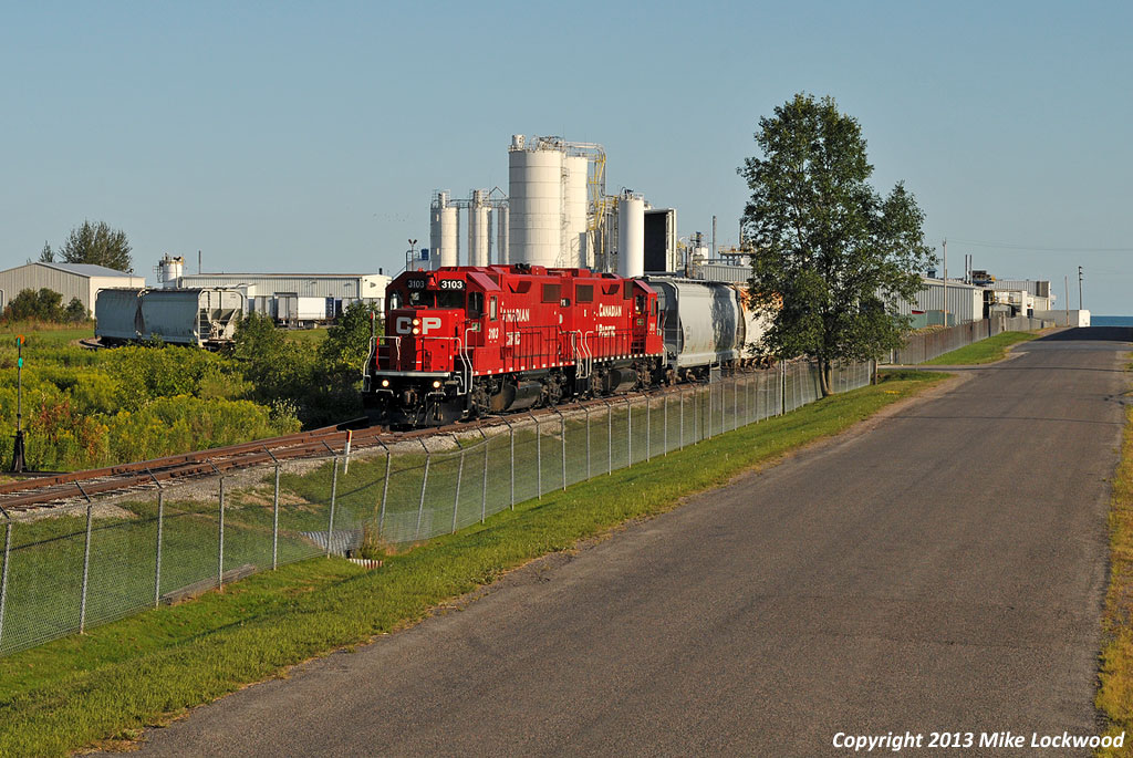 C P3103 and 3111 switch Sabia at the south end of a short spur off the Belleville Sub. 1808hrs.