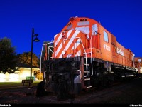 The rests of the old M636, in CPR colors, is standing up under the stars.