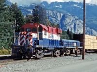 RS18 BCOL 606 and yard slug S410 switching at Squamish