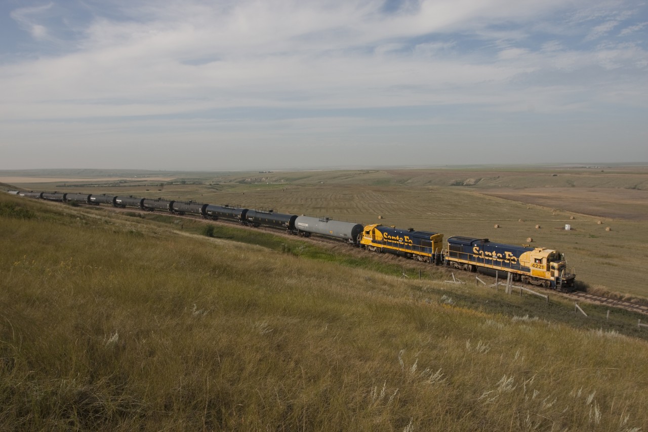 GSR B23-7's 4221 and 4253 climb over the Cabri hill on their southbound journy to Swift Current