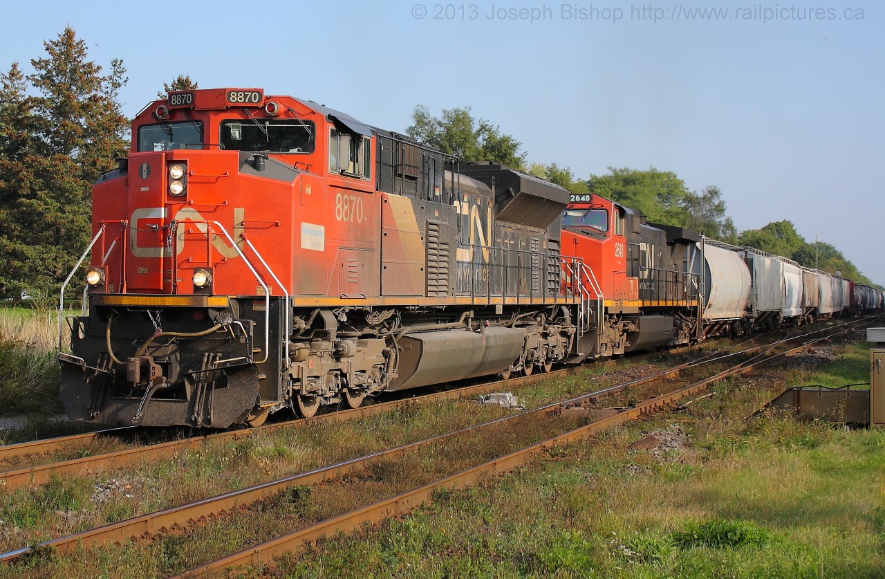 CN 435 approaches Hardy Road after working the yard at Brantford