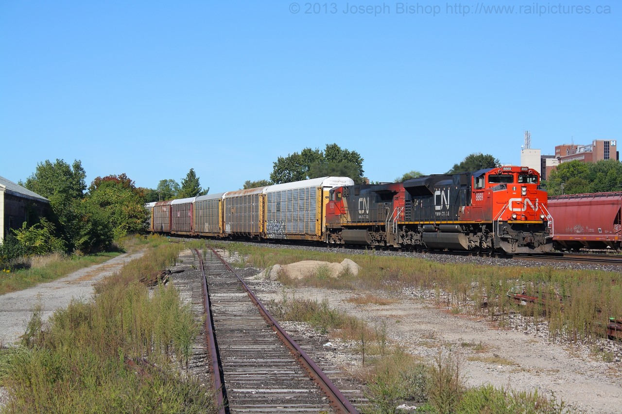CN 148 approaches Brantford on the South track with CN 8869 leading.