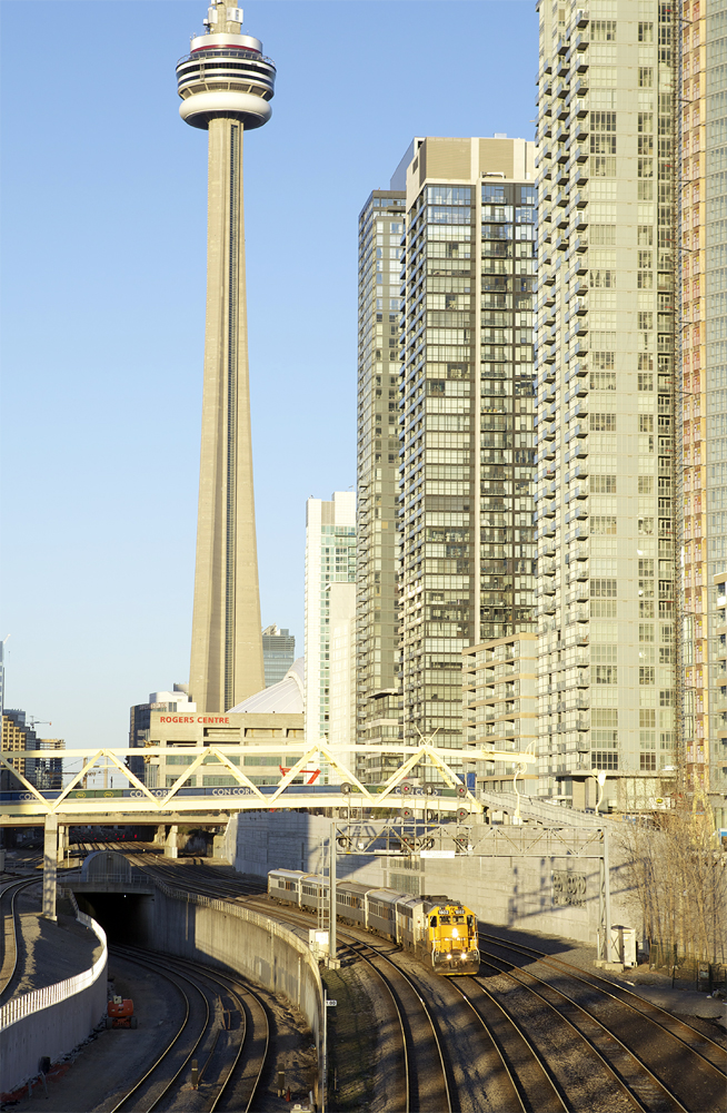 One of the lucky shots I captured of the ONR #698 train deadheading to Mimico. Note: Shot pre-pedestrian bridge.