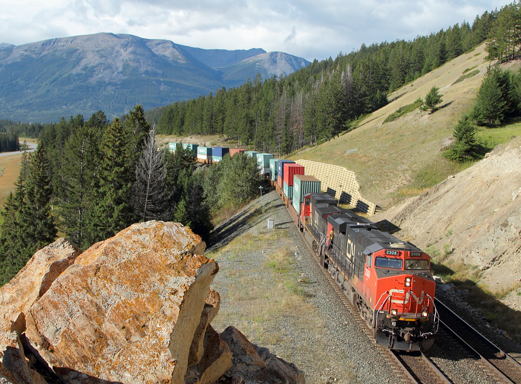 CN 116 passes through a rock cut just east of Jasper.