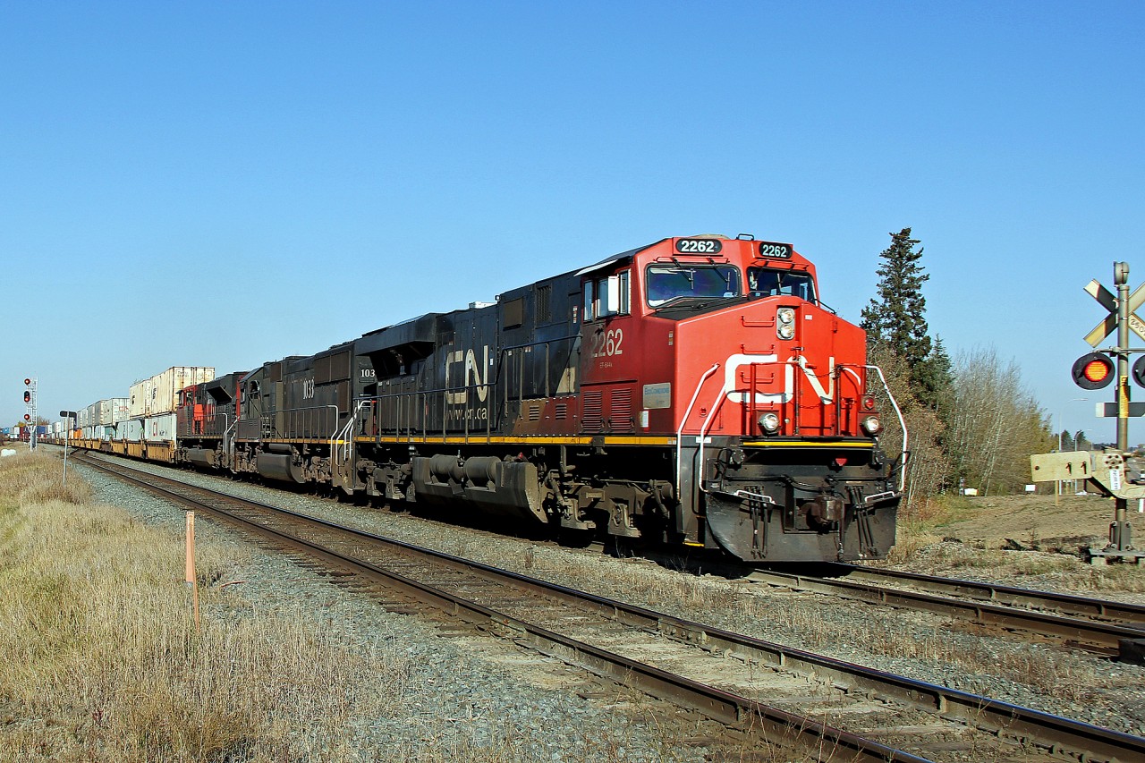 Another shot of CN 2262, IC 1033 and CN 8864 as the train approaches the grade crossing at Ardrossan.