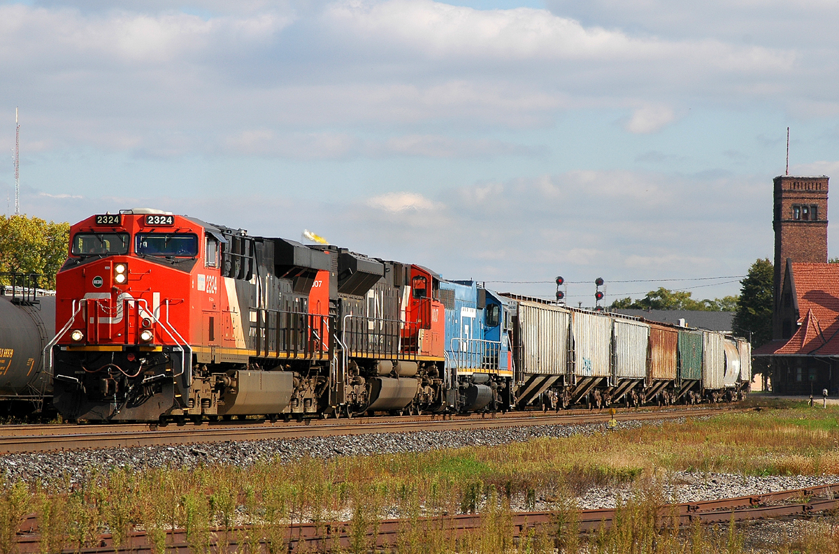 Thanksgiving monday's 435 makes it's way past Brantford with CN 2324 - CN 8807 - GTW 4927. They will have a setoff at Paris today