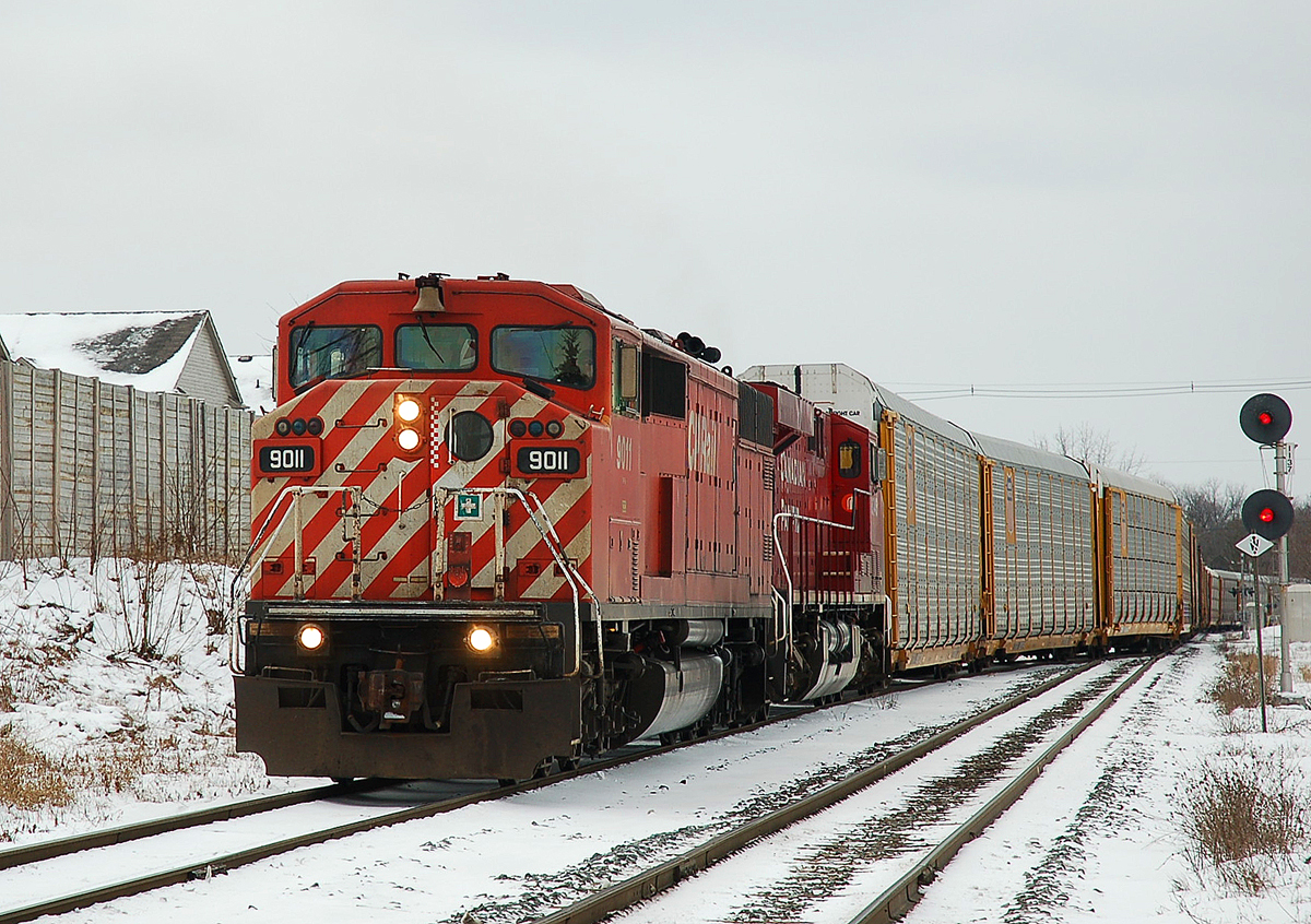 722 arriving at Quebec Street yard with CP 9011 - CP 8745