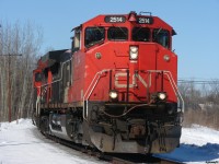 CN 112 - CN 2514 South rounds the bend at the South leg of the wye in Washago on a warm March afternoon!