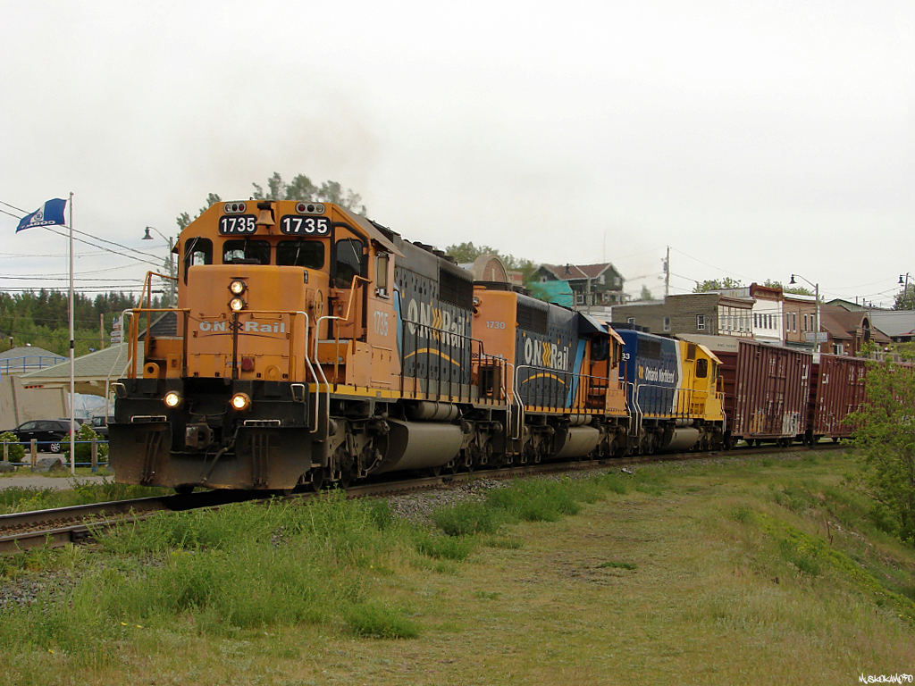 ONT 214 - ONT 1735 South rounds the bend pulling upwards and onwards from Cobalt.